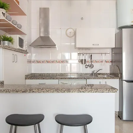 Cosy Central 3 Bedrooms Duplex Apartment *