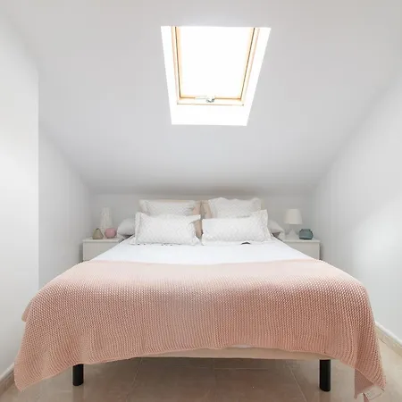 Cosy Central 3 Bedrooms Duplex Apartment *